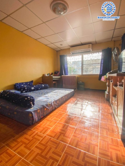 *****ทาวน์เฮ้าส์มือสองย่านนนทบุรี ม.ร่มรื่นวิลล์4 รัตนาธิเบศร์ บนเนื้อที่ 19 ตร.ว. ฟังก์ชัน 2 ห้องนอน 2 ห้องน้ำ 1 ที่จอดรถ แถมฟรี! 3 เครื่องปรับอากาศ เดินทางสะดวก เพียง 3 นาที!! ถึงรถไฟฟ้าสายสีม่วง "สถานีสามแยกบางใหญ่" ใกล้เซ็นทรัลเวสต์เกต จองด่วน!